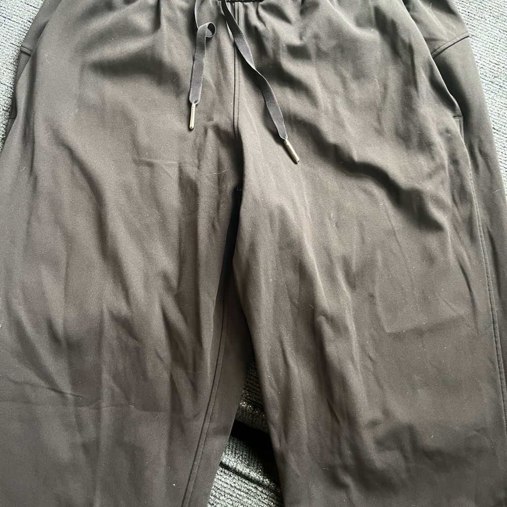 lululemon athletica Black on the fly pants